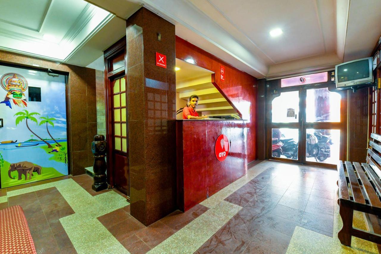 Oyo 11328 Hotel Chandrika Residency Коччи Экстерьер фото